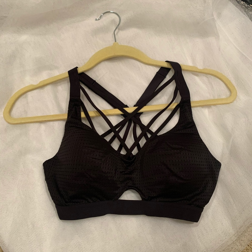 Victoria’s Secret Criss Cross Sports Bra 32C